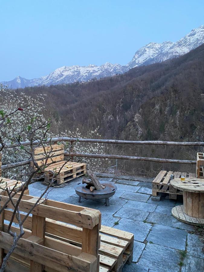 Osteria Gruetli Con Alloggio Borgnone Exteriör bild