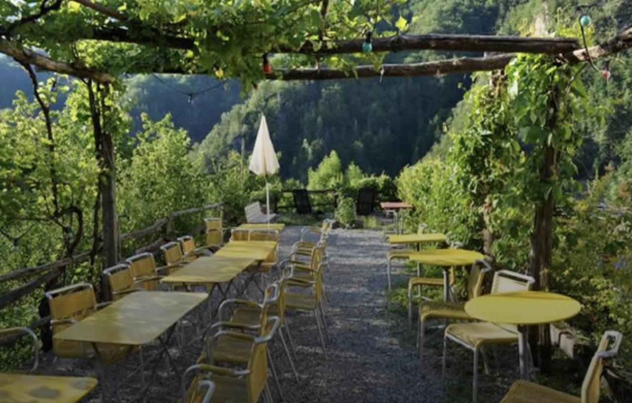 Osteria Gruetli Con Alloggio Borgnone Exteriör bild