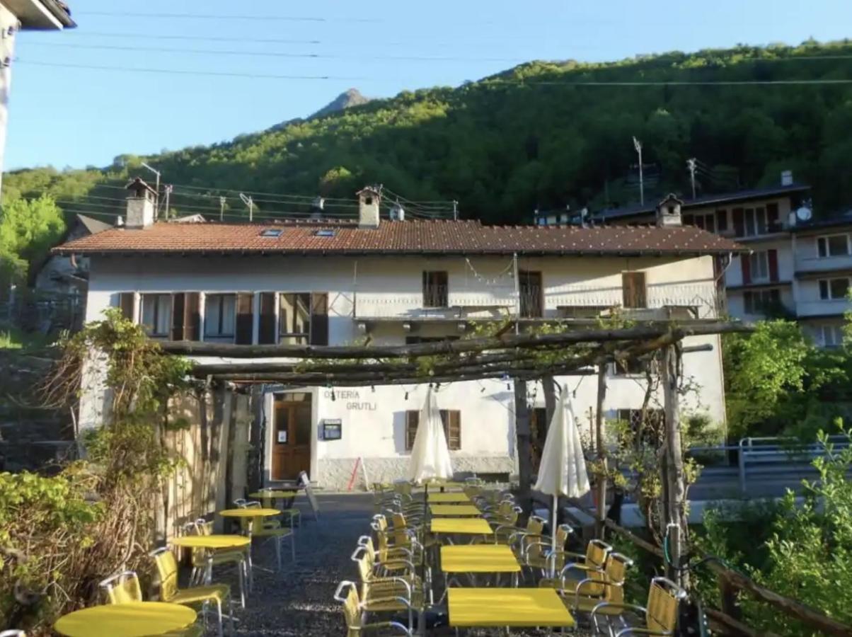 Osteria Gruetli Con Alloggio Borgnone Exteriör bild