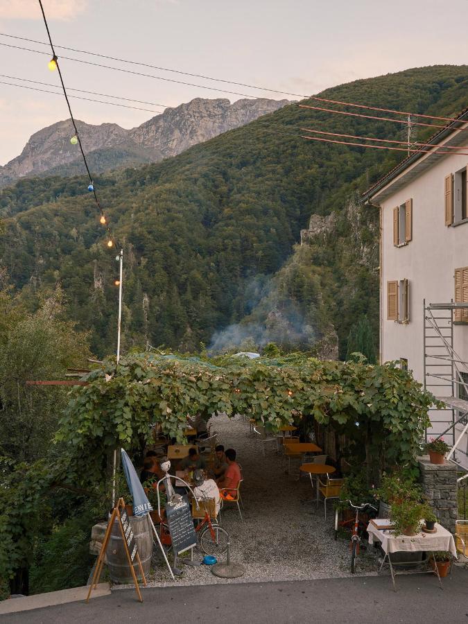 Osteria Gruetli Con Alloggio Borgnone Exteriör bild