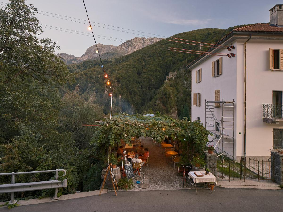 Osteria Gruetli Con Alloggio Borgnone Exteriör bild