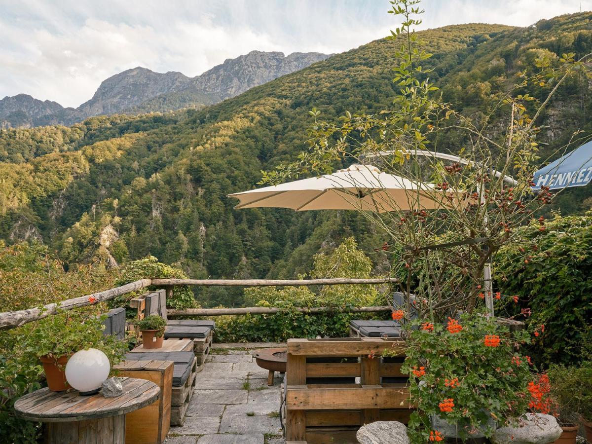 Osteria Gruetli Con Alloggio Borgnone Exteriör bild